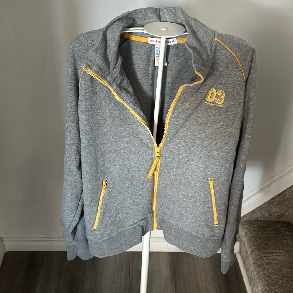 Mac&jac zip up sweatshirt size L